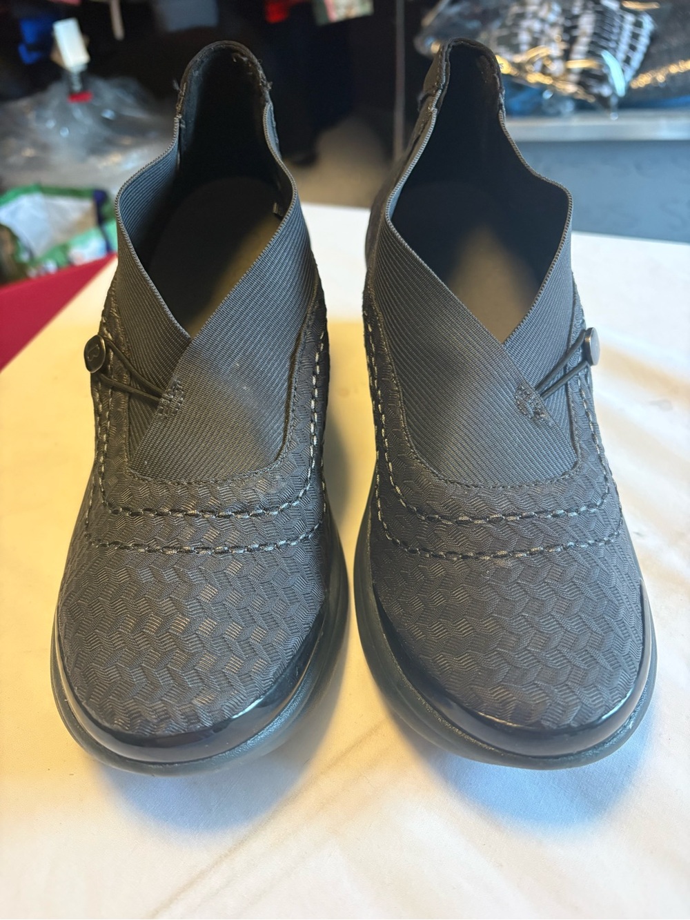 Bzees Women's Black Slip-On Mules with Elastic V